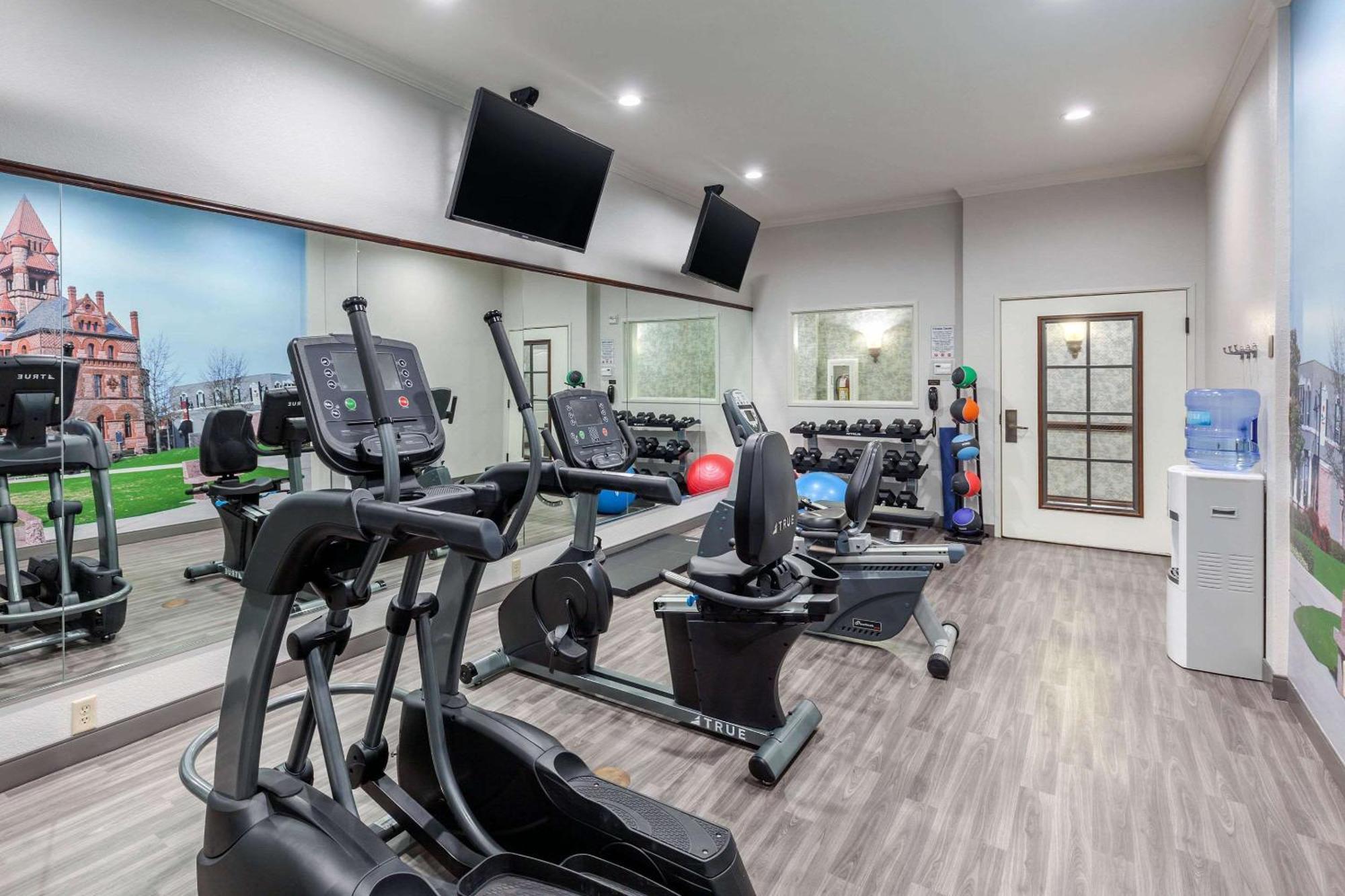 Clarion Pointe Сълфър Спрингс Екстериор снимка